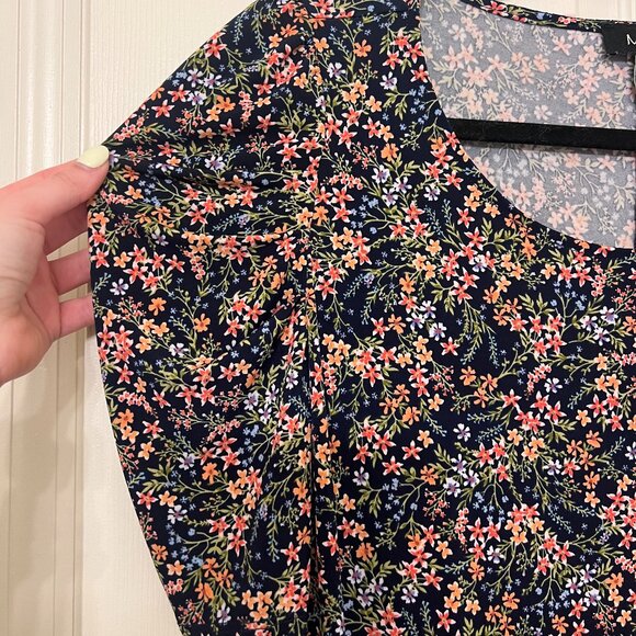 Floral Short Sleeve Dress - Picture 2 of 3